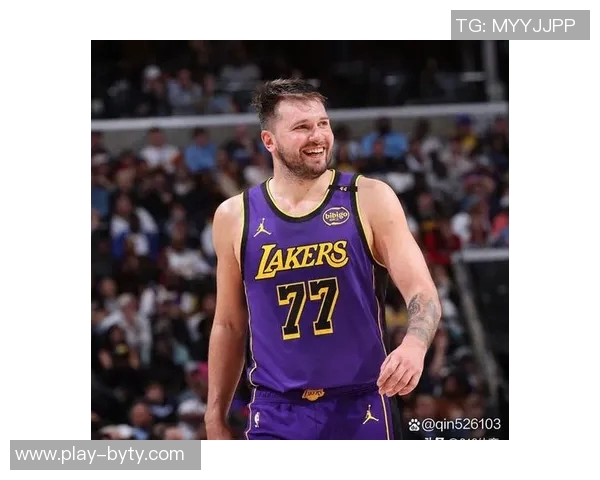 东契奇首秀表现出色15投7中三分球4记斩获25分7篮板4助攻