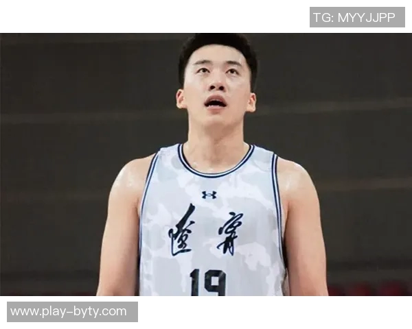 王俊杰表现出色贡献9分2板2断赵维伦关键时刻三分助阵同场竞技